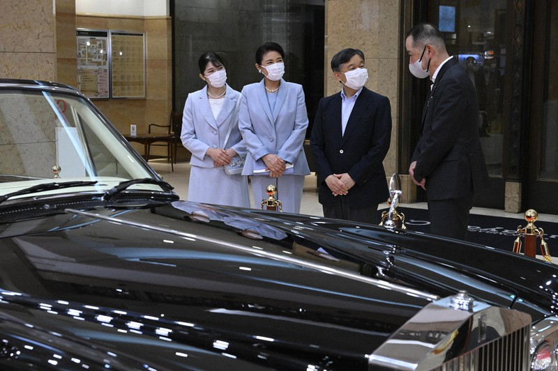 皇室特別展、天皇ご一家が鑑賞 愛子さまゆかりの品も | 毎日新聞