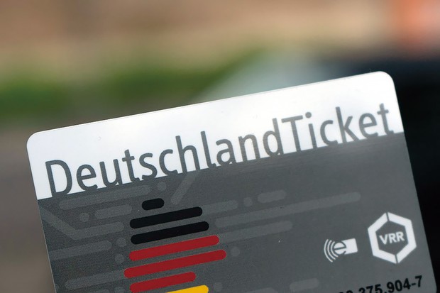ワールドウオッチ：ドイツの鉄道バス乗り放題は月額49ユーロに 柿添