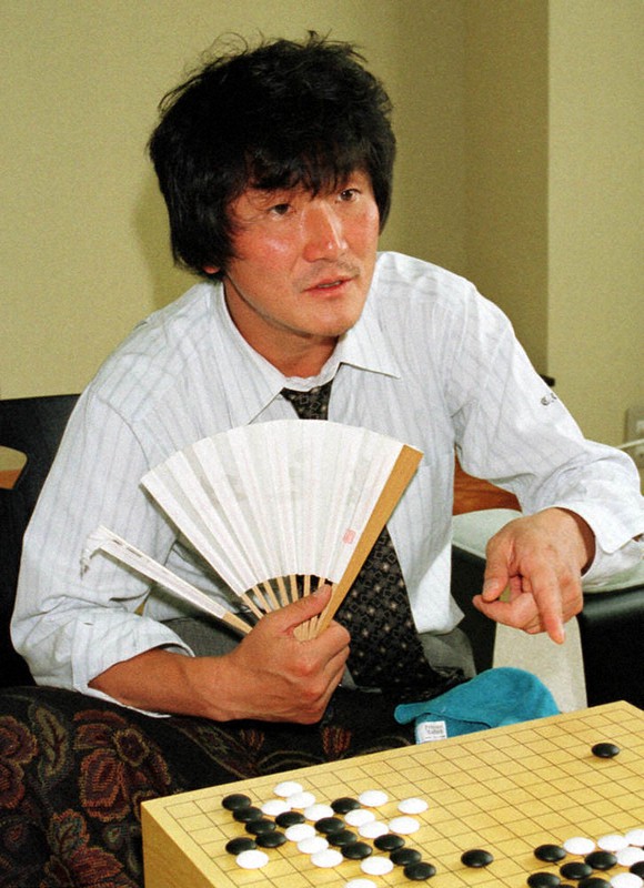 囲碁UP・TO・DATE：レジェンド、よぎった引退 趙治勲「3合目で