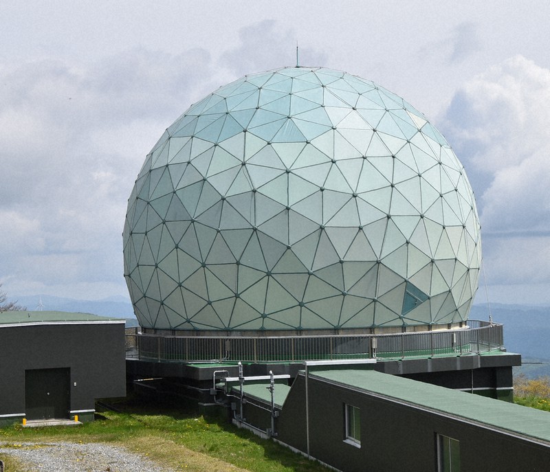 ミサイルも監視する「防空の要」、レーダーサイトの正体は | 毎日新聞