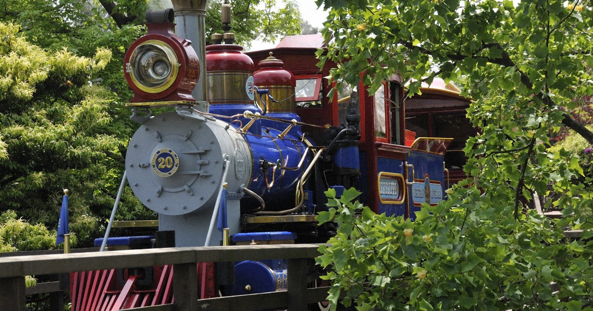 東京ディズニーランドの蒸気機関車、性能検査切れで19日間運行
