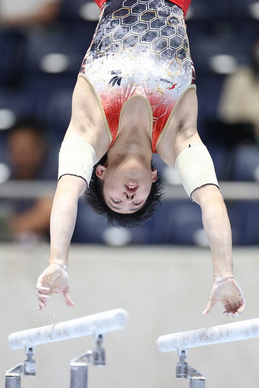 全日本体操種目別選手権 決勝 [写真特集1/30] | 毎日新聞