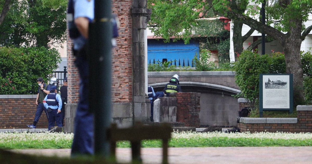 長崎の爆心地公園で千羽鶴を燃やしたか 県職員を現行犯逮捕 [写真特集3/4] 毎日新聞