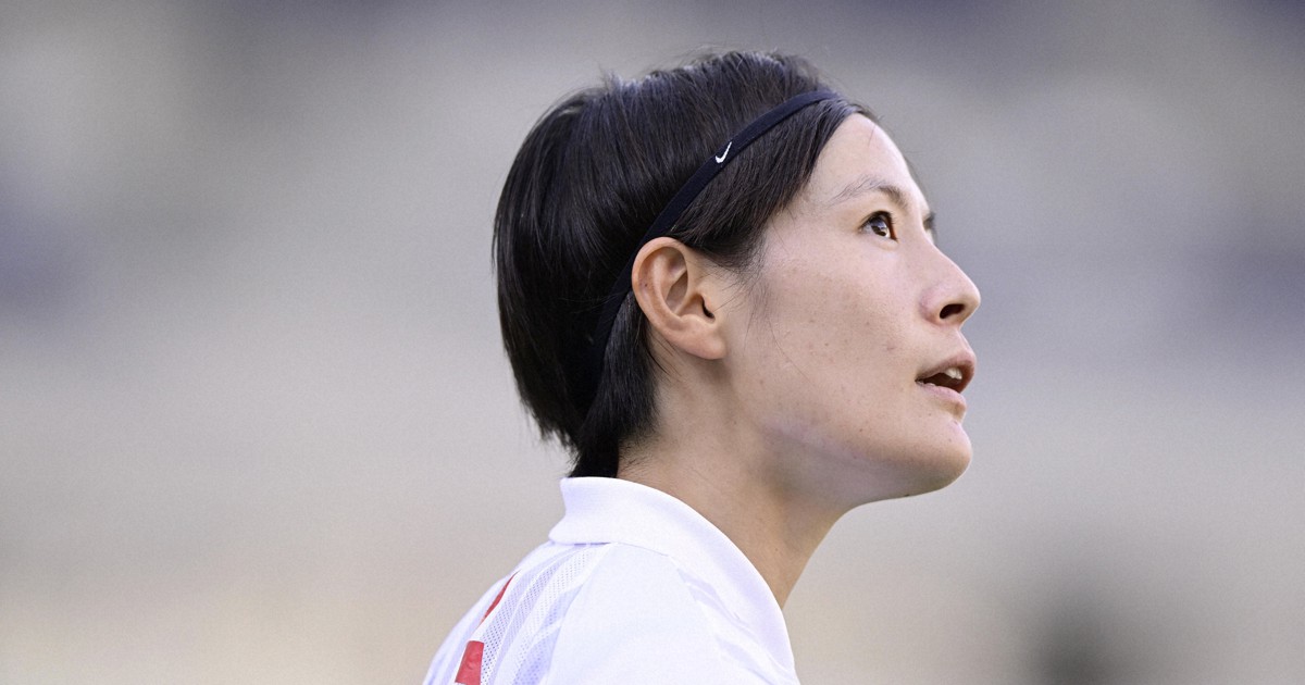 日本代表 サイン入り　猶本光選手　なでしこジャパン　ヤングなでしこ AWAY football life：空前のブームにアイドル扱い…猶本光が見つめた