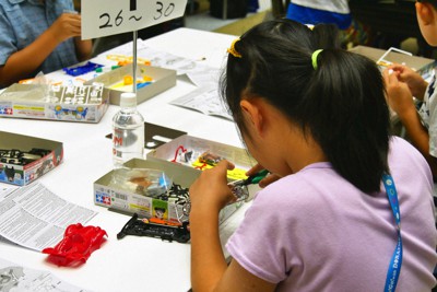 「小学生ものづくり教室」の様子