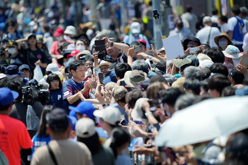 栗山英樹監督 WBC 凱旋パレード 記念Tシャツ　Mサイズ　2種　侍ジャパン 栗山英樹監督 WBC 凱旋パレード 記念Tシャツ Mサイズ 2種 侍ジャパン