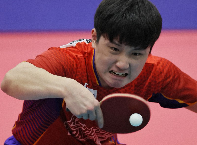 卓球選手　張本智和　缶バッジ　{最終値下げ} 卓球選手 張本智和 缶バッジ {最終値下げ} 卓球選手 張本智和 缶バッジ