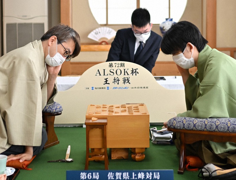 8冠か100期か 藤井聡太名人vs羽生善治九段 注目対局再び | 毎日新聞