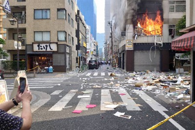 爆発があった東京・新橋の雑居ビル周辺＝東京都港区新橋で2023年7月3日（脇田利光さん提供）