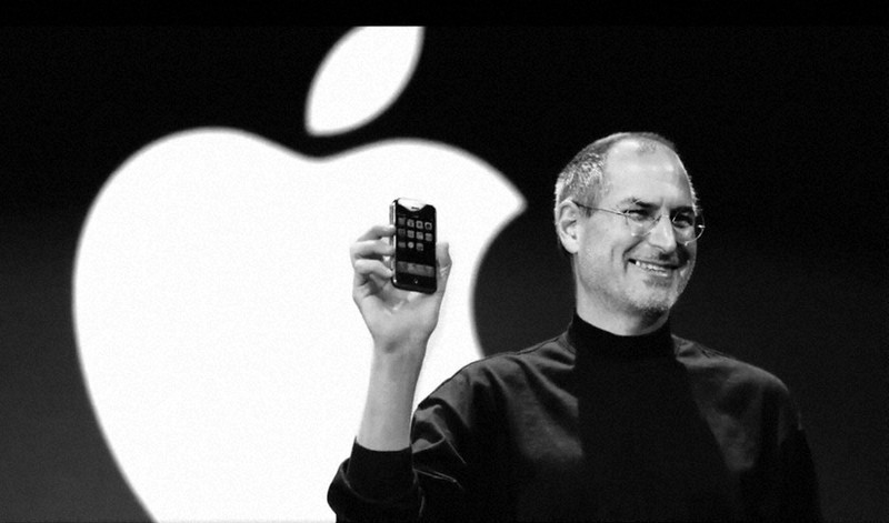 iPhone：iPhone15年 生活革命 ガラケー日本に黒船 スマホ普及