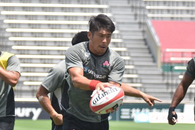 ラグビー日本代表　練習着 ラグビー日本代表練習＞合宿2週目、ビブスを着てグランドに出る