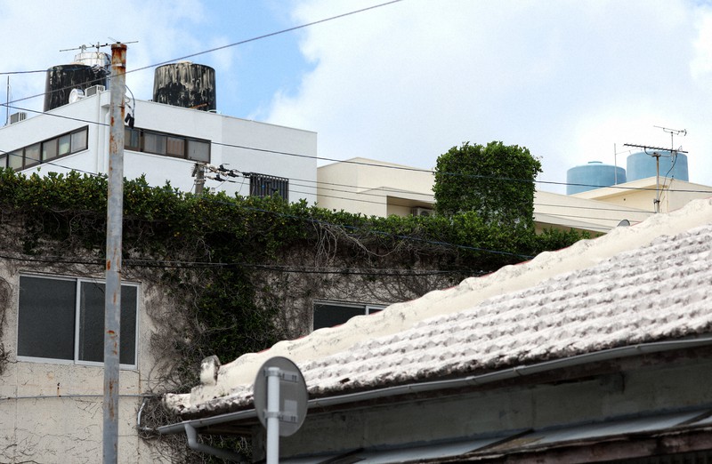 24色のペン：タンクのある風景＝喜屋武真之介（写真部兼那覇支局 