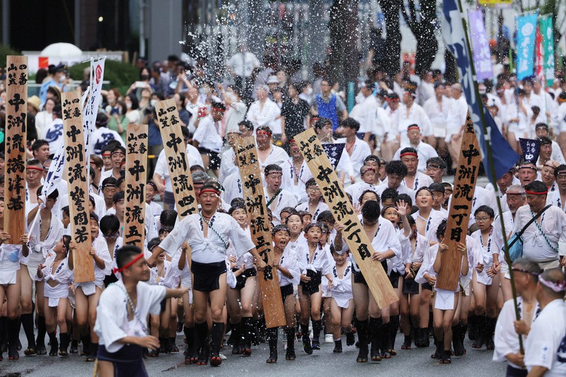 博多祇園山笠 集団山笠見せ [写真特集13/19] | 毎日新聞
