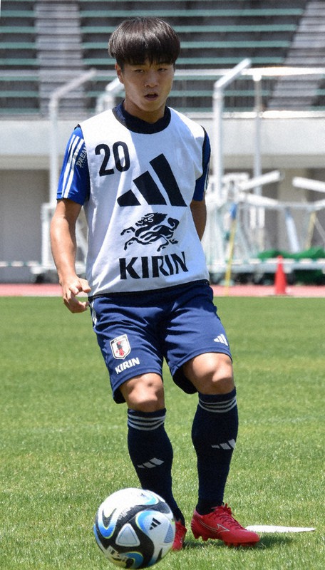サッカー 初代表、学業もハードワーク 京都・川崎颯太選手