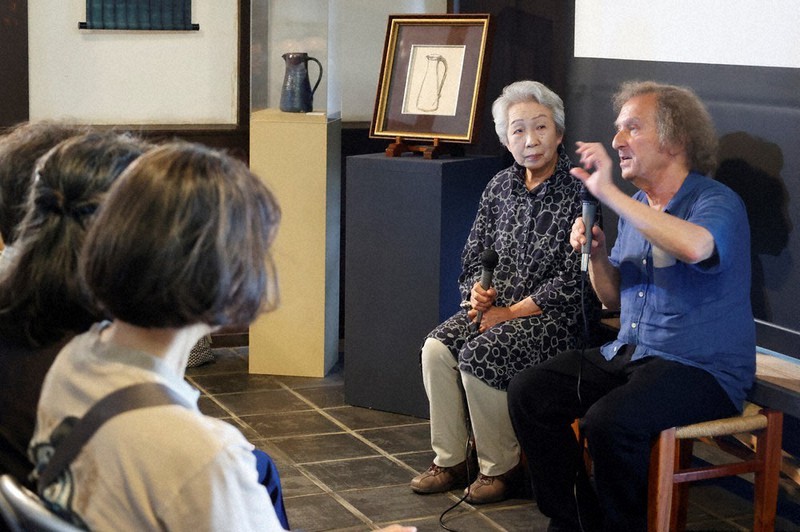 50年代、丹波焼の世界に迫る カナダ人映画監督、英国陶芸家の写真基に