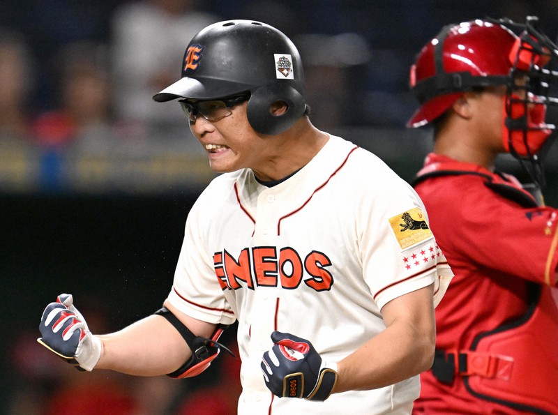 苦しみも喜びも知る4番 ENEOS、山崎錬が先制ソロ 都市対抗 | 毎日新聞