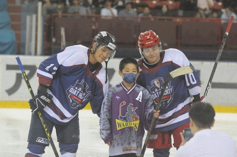 アイスホッケー 海外若手選手が試合企画 脱・冬の時代へ熱き挑戦 毎日新聞