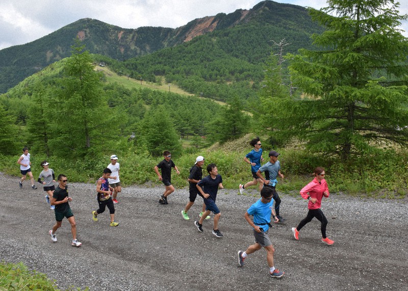高峰高原を高地トレーニングの聖地に 一般ランナーも呼び込み 長野