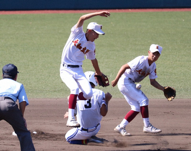 全国高校野球 奈良大会 準々決勝 高田商、集中打で圧倒 コールド勝ちで