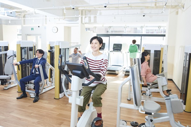 友達トレーニング RIZAPが本気で開発した「5分間ちょいトレ」がクセになる？ | 週刊