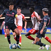 サッカー親善試合 バイエルンミュンヘン－マンチェスターシティ [写真