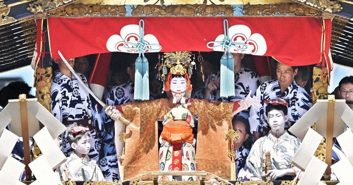 心研ぎ澄ませて 祇園祭・長刀鉾稚児 ／京都 | 毎日新聞