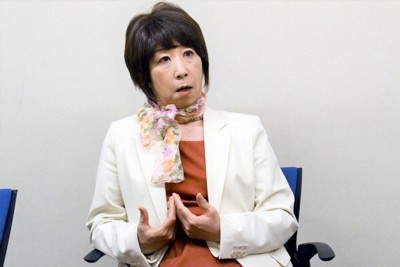 日銀審議委員時代の金融緩和政策について語る白井さゆり慶応大教授＝東京都千代田区で2023年7月27日午後1時14分、岡大介撮影
