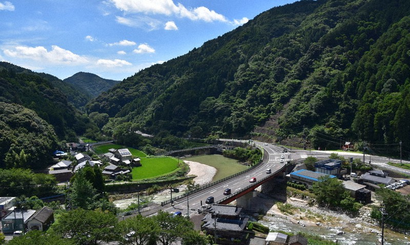 佐賀市内の風景画 （佐賀って案外「僻地」じゃないですよ！ 交通
