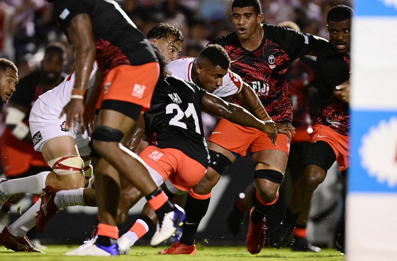 母国フィジーからトライ ラグビー日本代表を救ったナイカブラ | 毎日新聞