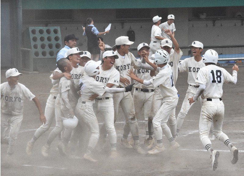 全国高校軟式野球 南関東大会 拓大紅陵がV 延長サヨナラ ／千葉 | 毎日新聞