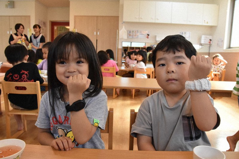 園児の状態 数値で把握 リストバンド端末に健康、位置情報 保育園で