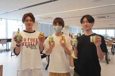 イベントブースに足を運んだ学生たち