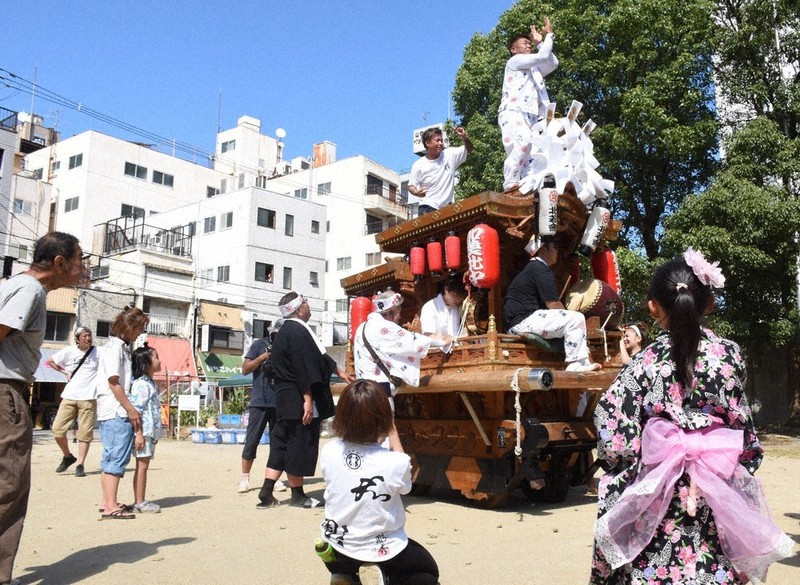だんじりを知らない子らへ 「引退」前に披露、祭り気分に 大阪 | 毎日新聞