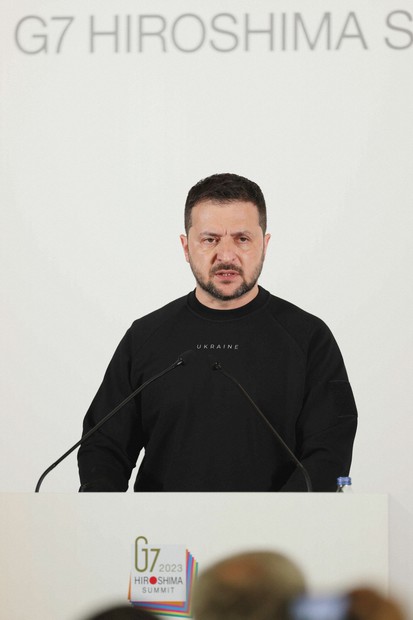 激しさ増す情報戦 ゼレンスキー大統領のスピーチライターは誰？ | 毎日新聞