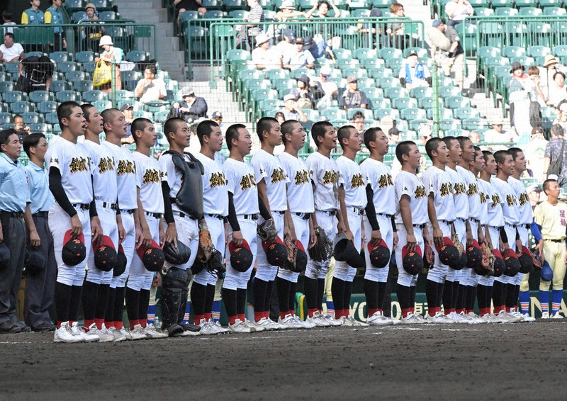 夏の高校野球 甲子園 創成館、流れがっちり 巧みな継投、光った堅守