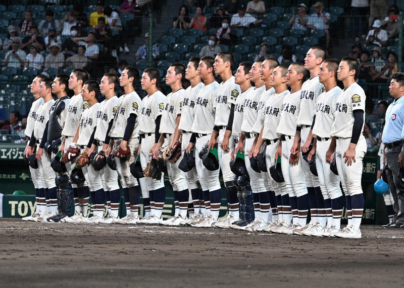 甲子園　8月12日　中央指定席中段　4枚 甲子園 8月12日 中央指定席中段 4枚
