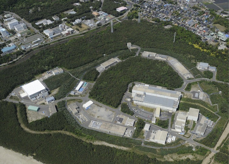 「J－PARC」＝茨城県東海村で2013年5月、本社ヘリから