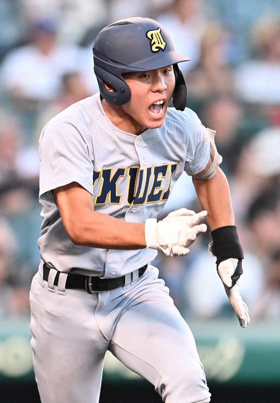 仙台育英 背番号「20」擁するシン仙台育英 監督の抜てき的中 夏の甲子園