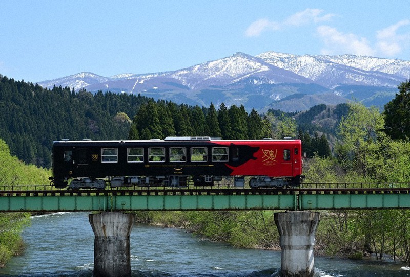 秋田内陸縦貫鉄道×マタギの湯 貸し切り列車で温泉旅 高級宿泊プランを