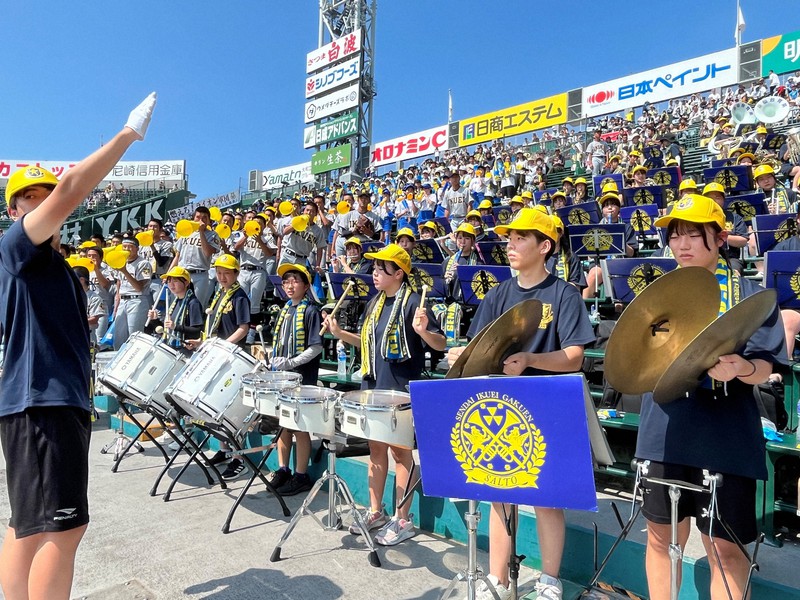 悔しさの分も」 仙台育英ブラバンが専大松戸の曲演奏 夏の甲子園 [写真