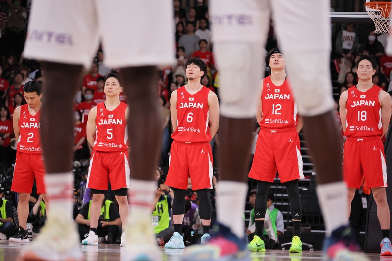 バスケ日本代表唯一のNBA渡辺雄太、パリ切符に進退懸け挑むW杯 | 毎日新聞
