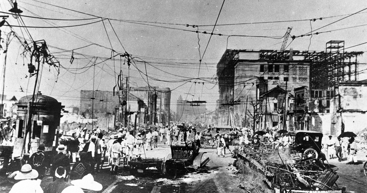 焼け野原はいま カメラマンが捉えた関東大震災の100年後 | 毎日新聞