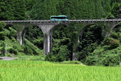 赤字路線再生の星に 豪雨被災のJR日田彦山線、BRTで28日開業 | 毎日新聞