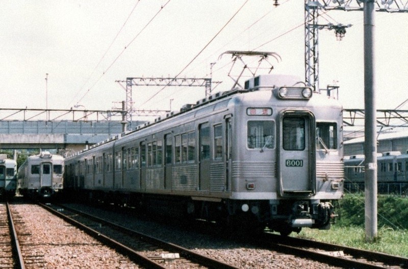 南海「オールシルバー」復活 30年ぶり無塗装車両 9月11日から | 毎日新聞