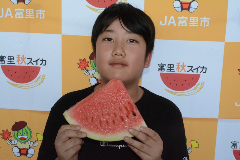 富里秋スイカ」小5命名、PRも 収穫遅らせ秋でもおいしく 千葉 | 毎日新聞