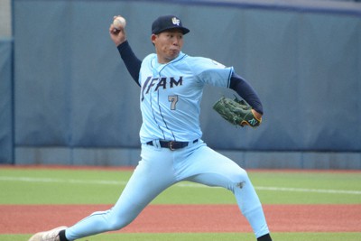 「6番・投手兼指名打者」で先発したジェイファムの難波侑平選手＝新潟市のハードオフエコスタジアム新潟で2023年9月2日午前9時15分、森野俊撮影