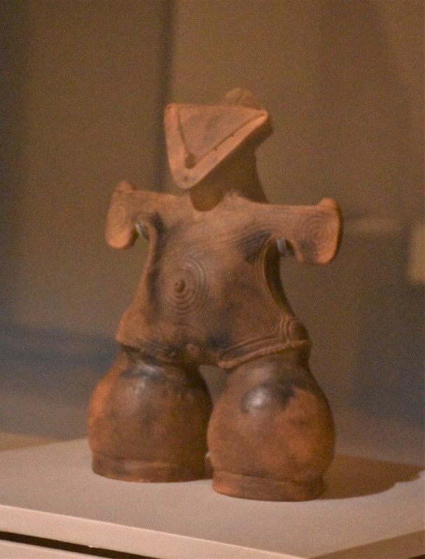 縄文土偶と女神信仰 縄文の女神」「仮面の女神」 国宝の土偶2点、北海道で初公開