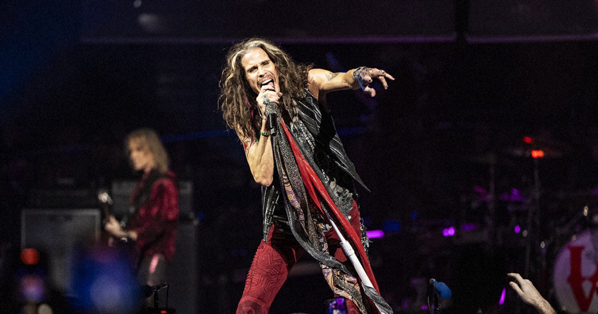Aerosmith singer and Maui homeowner Steven Tyler urges tourists to return to the island Aerosmith singer and Maui homeowner Steven Tyler urges tourists to return to the island