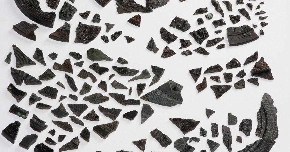 桜井茶臼山古墳出土の銅鏡片、103枚分と判明 「国内最多」更新 | 毎日新聞