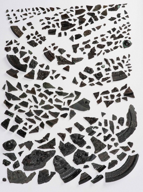 桜井茶臼山古墳出土の銅鏡片、103枚分と判明 「国内最多」更新 | 毎日新聞